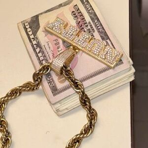 I’ve bought for 7000 and willing to sell to get another si diamonds ,